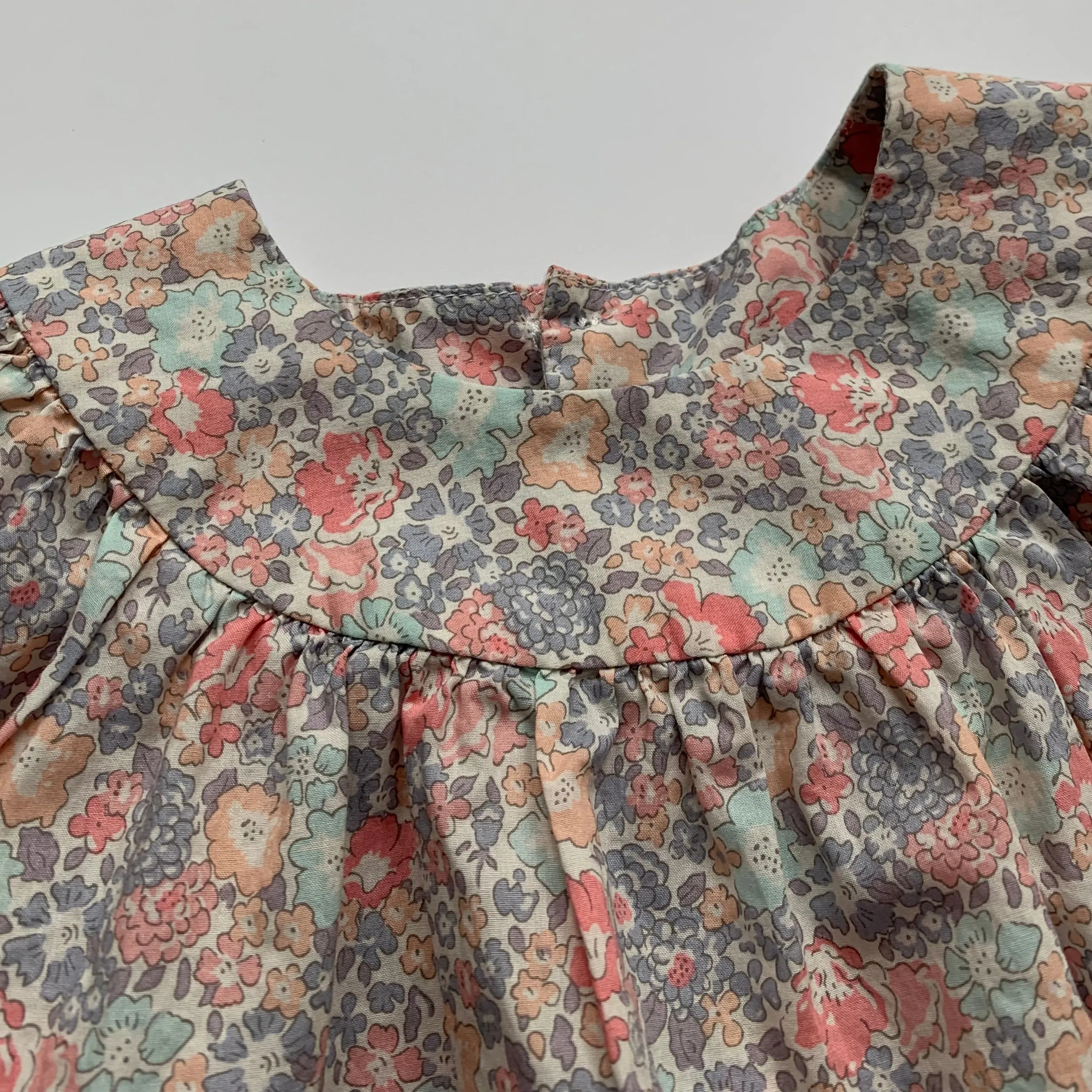 Bonpoint Girls' Liberty Print Short Sleeve Blouse: Age 3.