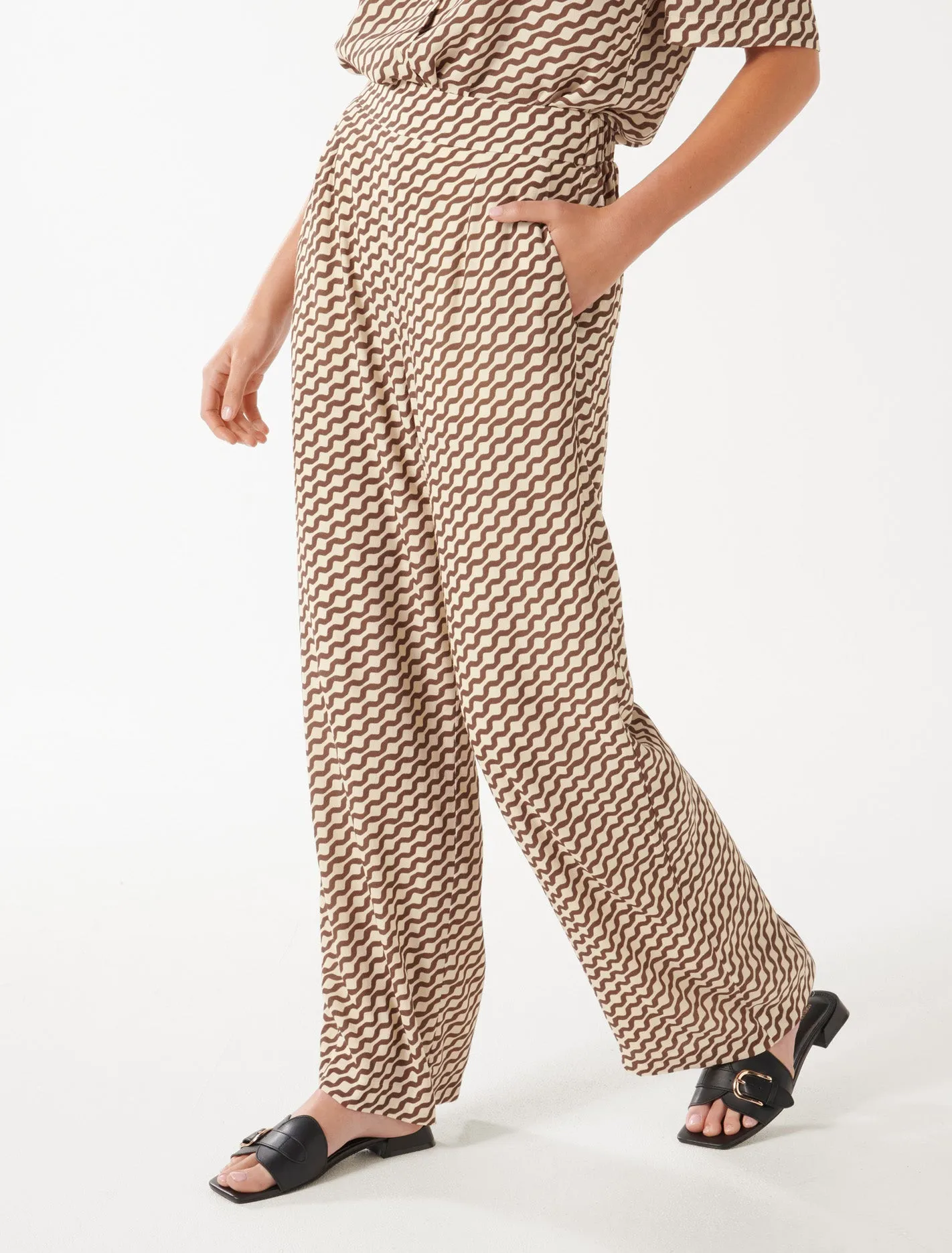 Flora Pull On Pants