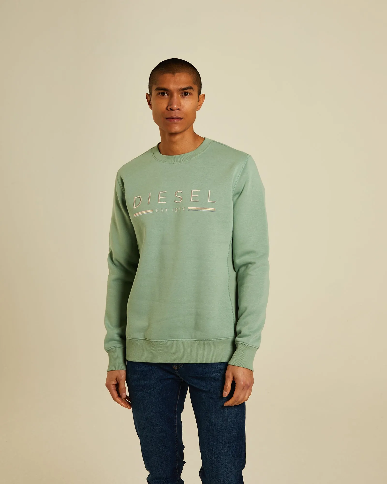 Frankie Sweatshirt in Surf Green.