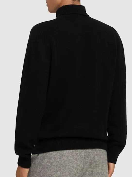 Laneus turtleneck sweater knitted