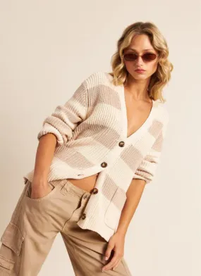 McKay Cardigan - Top trendy cardigan for everyday wear. Stay stylish and comfortable with the best cardigan options from McKay.