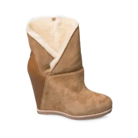 Women's UGG Classic Mondri Cuff Chestnut Boots